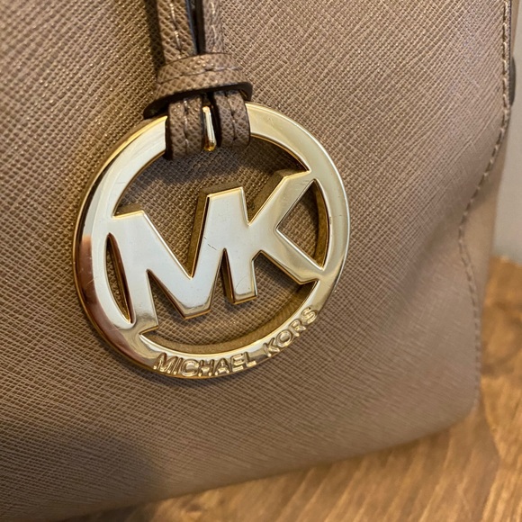Michael Kors satchel purse - Picture 6 of 6